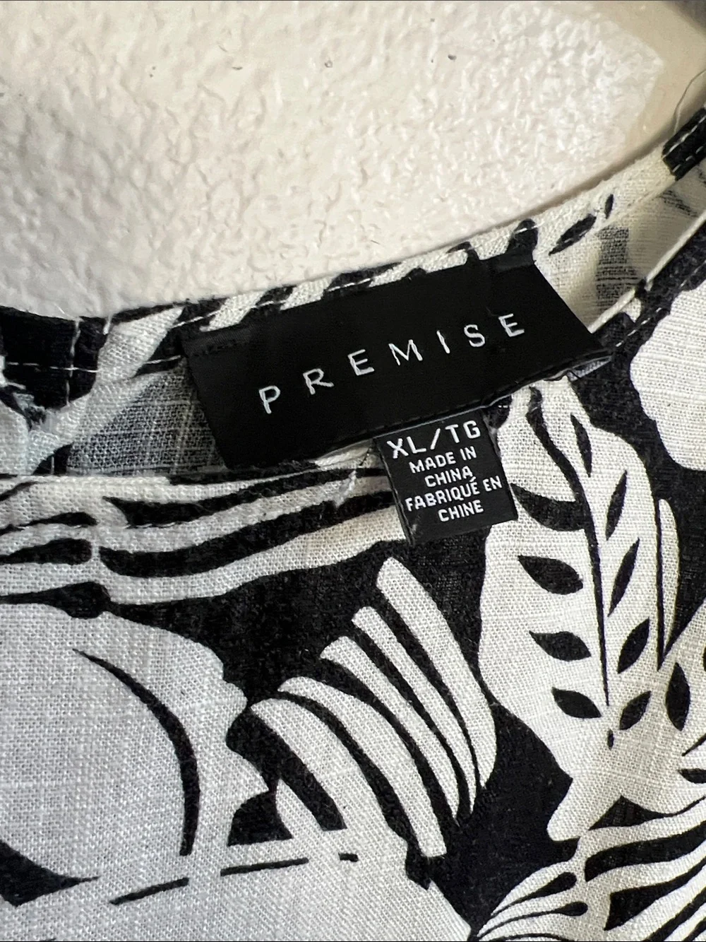 Premise sleeveless scoop
